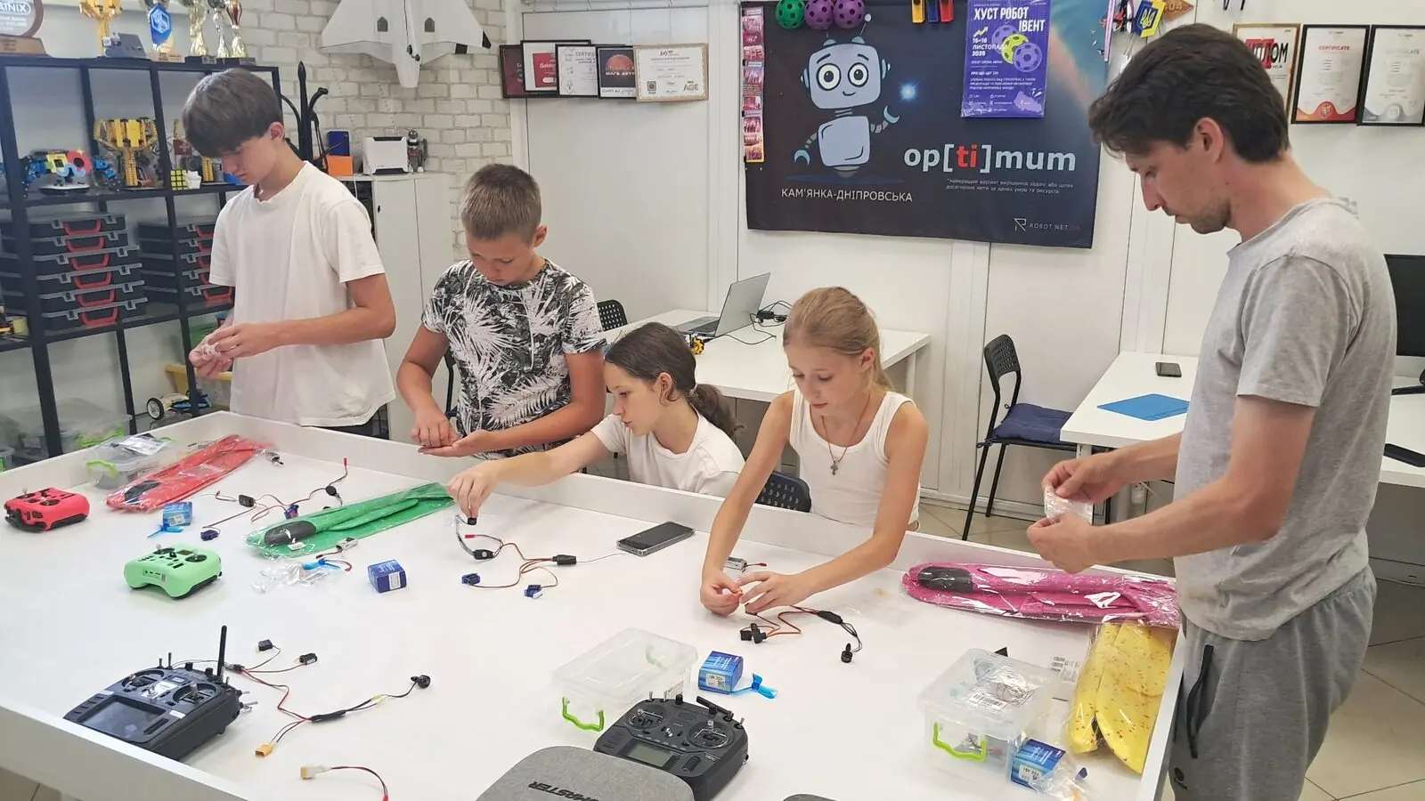 Командне складання літаків OptiWing